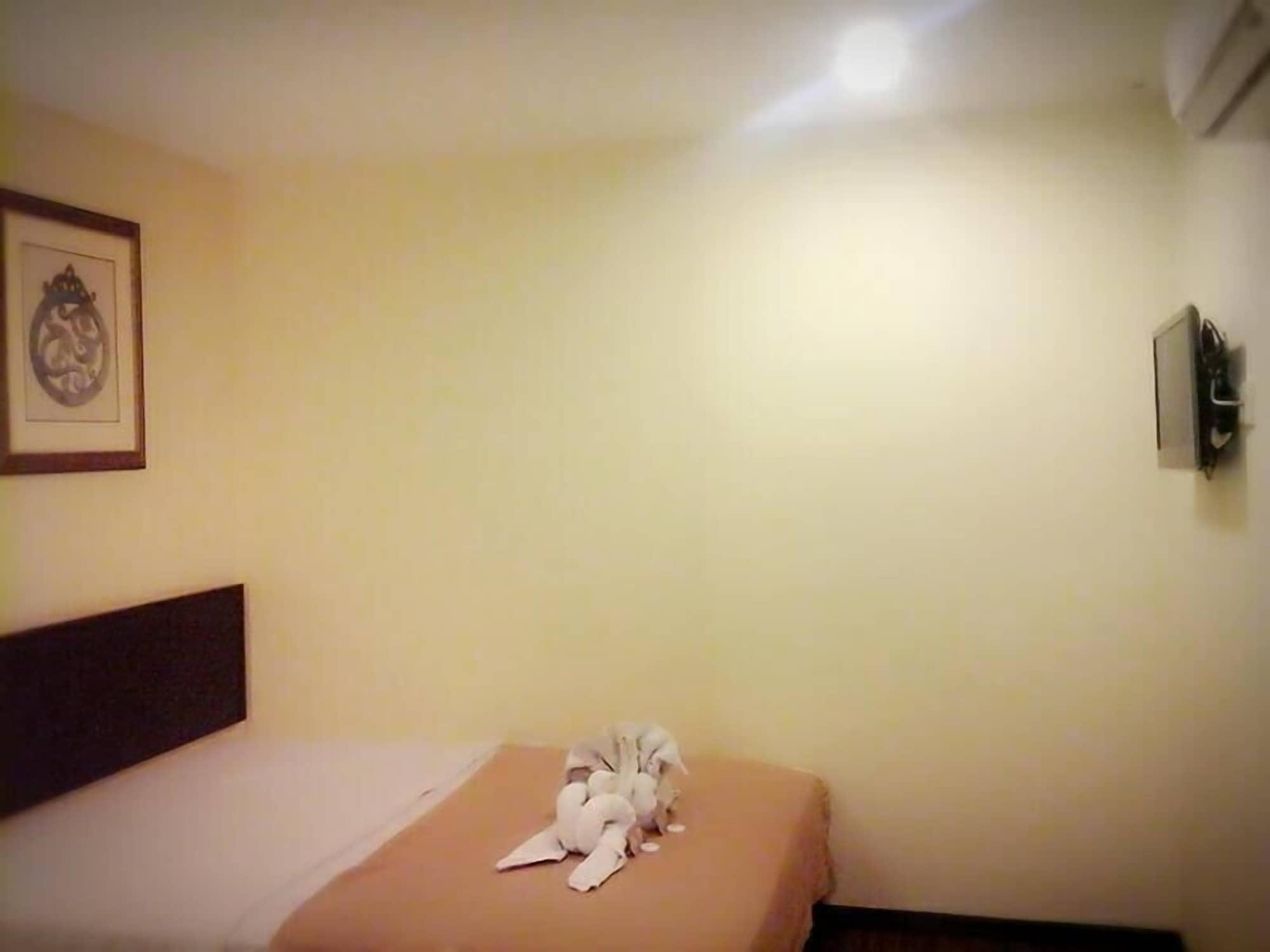 So Hotel George Town Bagian luar foto
