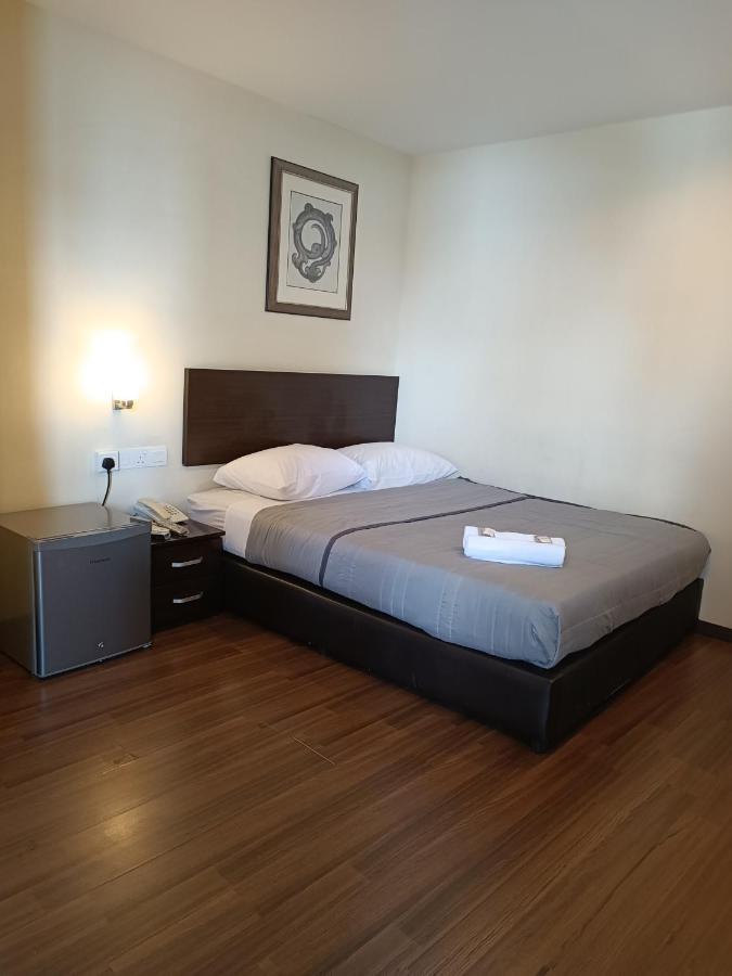 So Hotel George Town Bagian luar foto
